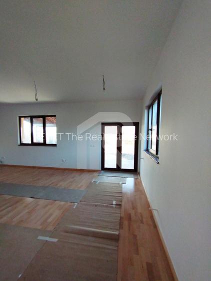 MEGA OCAZIE SE VINDE VILA IN SNAGOV-CIOFLICENI - 23