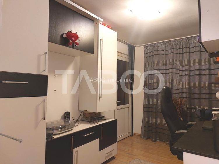 Apartament 55 mpu mobilat utilat 3 camere 2 balcoane pivnita Cisnadie - 5