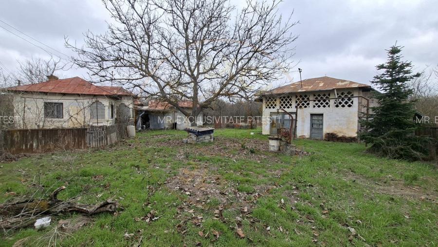 Casa de renovat cu teren 2570 mp in loc. Teiu jud. Arges - 3
