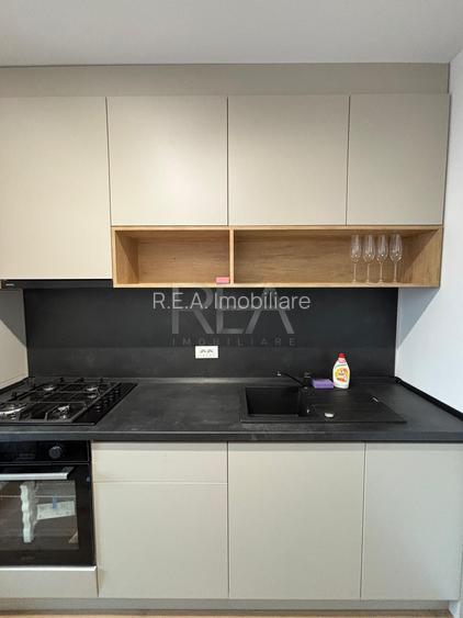 Garsoniera, Exigent Plaza - 5
