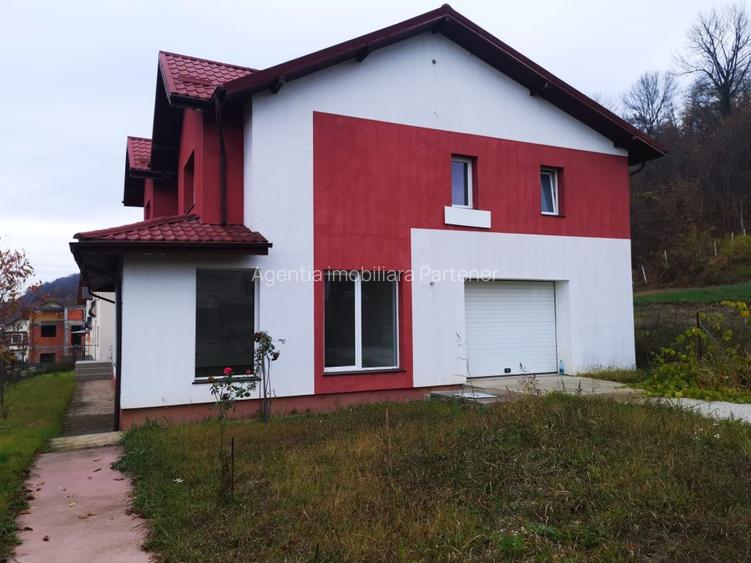 Vila P+E, Stefanesti - Cetate, teren 543 mp - 31