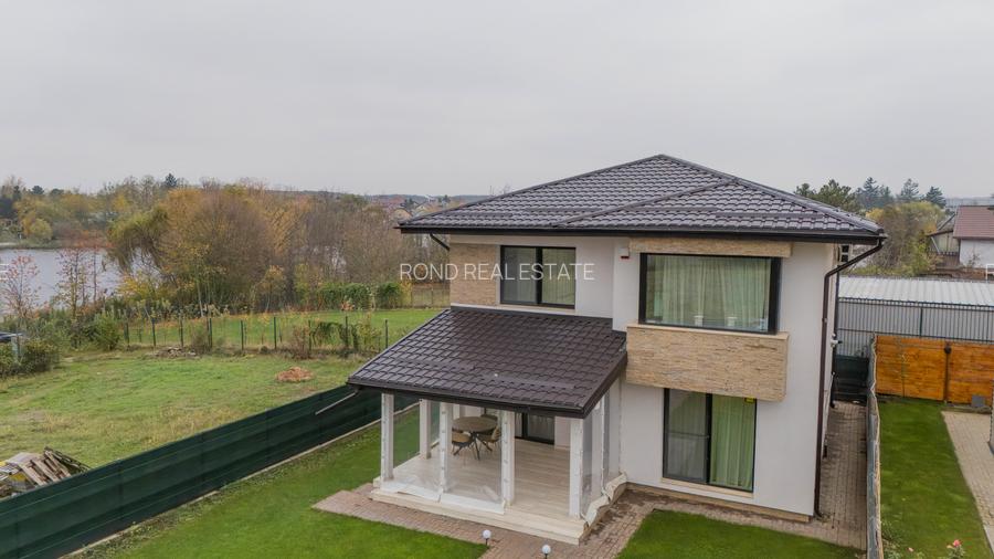 Vilă modernă cu vedere la lac, minicomplex inchis - 7