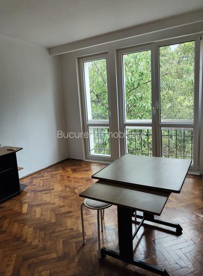 Titan,Metrou,Parc IOR,Spatios,GEAM LA BAIE,BUCATARIE MARE PATRATA Luminos,Liber! - 2