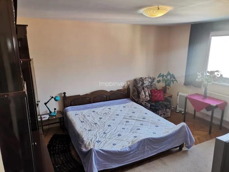 De vanzare casa curte comuna la etaj 5 camera sup.128mp + 1 familie zona Piata A - 4