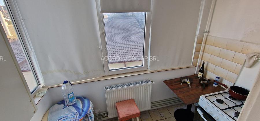 Doua camere decomandate, etajul 1. - 14