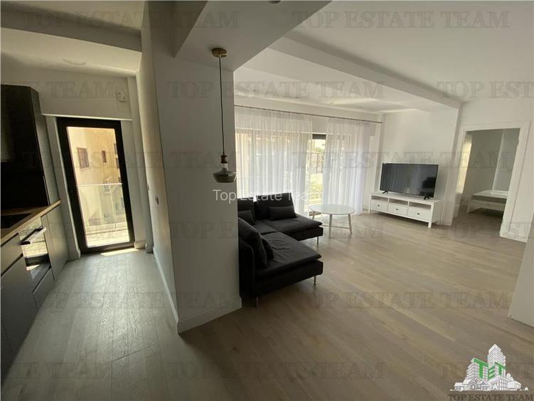 Apartament cu 3 camere de vanzare in Piata Victoriei - 2