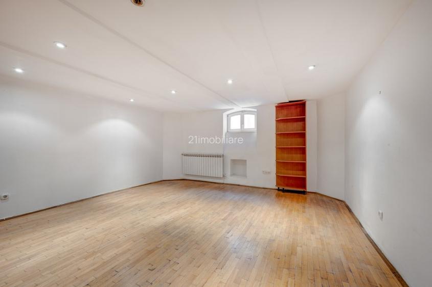 Vila cu arhitectura distincta, 7 camere, renovata, intr-o locatie exclusivista - 19