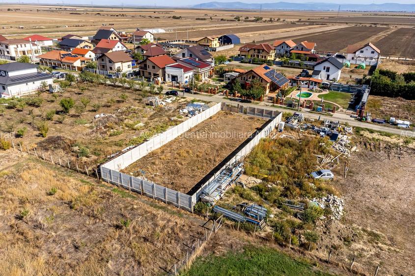 Teren de 733 mp în Livada, cu gard finalizat, Comision 0 - 7