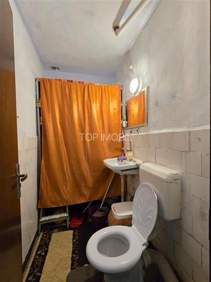 Etaj 1, zona Dacia, 2camere decomandat, 2 bai, 2 balcoane - 10