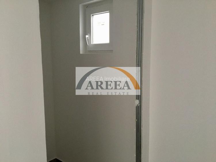 DE INCHIRIAT - spatiu comercial INTERSECTIE PIATA SUDULUi - 17