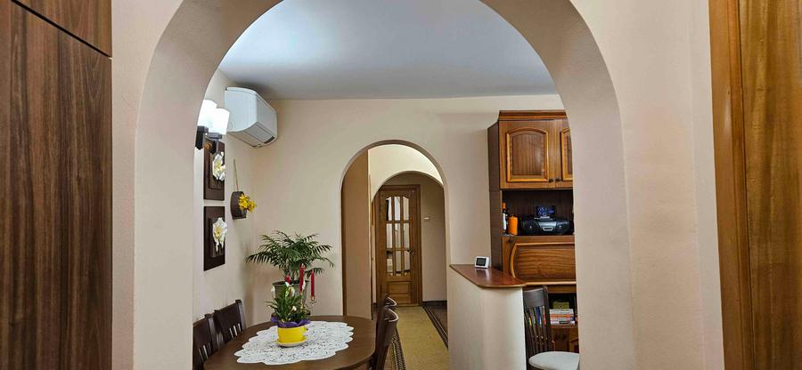 Apartament 4 camere zona Est Clinic ideal investitie!
