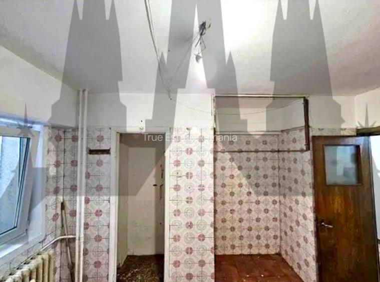 Apartament de vanzare in imobil dupa '80 cu loc de parcare in curte - 3