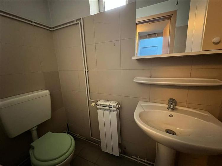 Spatiu comercial (Gheorgheni, Cart. Bucin bl. 18 F)
