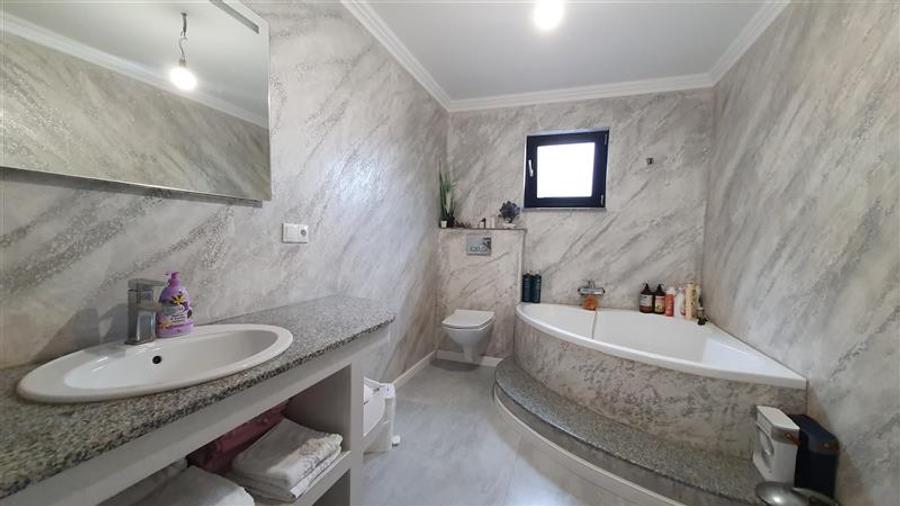 Casa Moderna - 155 mp - 280 mp teren - Burdujeni