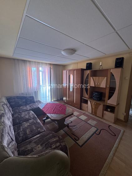 Apartament 3 camere - de inchiriat - Vasile Aaron - balcon inchis - 2