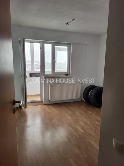 Malu Rosu ,se vine apartament cu trei camere ,pret  83000 euro - 4