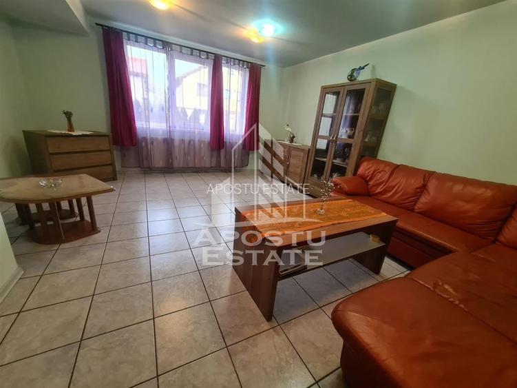 Casa, 4 camere,  3 locuri de parcare, zona Sagului - 12