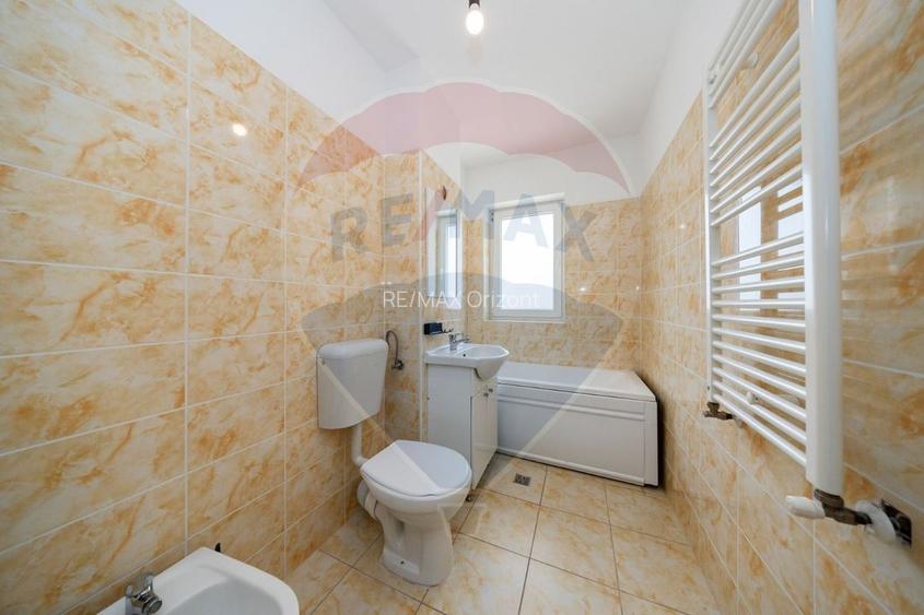 Apartament spatios 3 camere de vanzare in Subcetate - 7