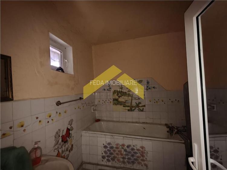 Casa la sol de vanzare in orasul Santana - 10