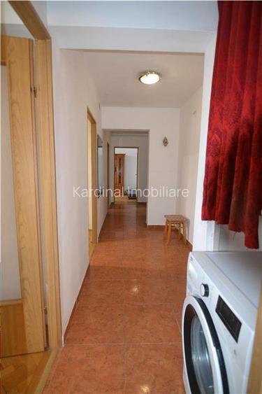 Apartament 3 camere etaj intermediar ,zona  Judetean - 17