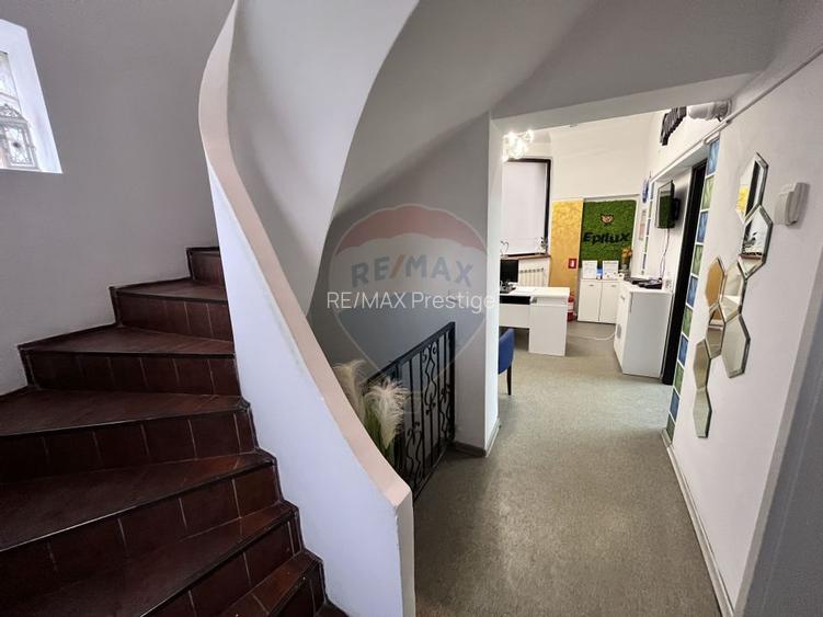 Vila de închiriat 6 camere Piata Victoriei - 7