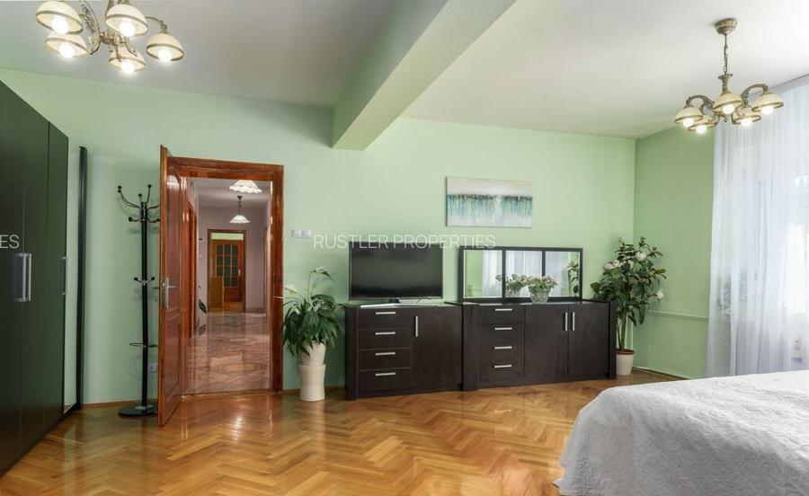 Vila eleganta langa Parcul Circului, 9 camere si 300 mp curte  - 12