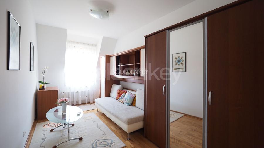 Vila cocheta cu 6 camere, piscina comuna si loc de joaca - 13