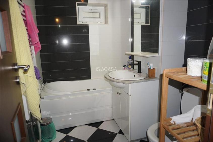 Apartament cu 4 camere si CT in 1 Mai - 11