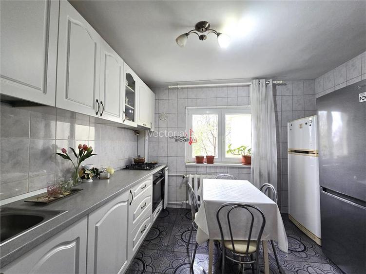 Et.1, hol  H , bloc reabilitat  Doamna Ghica Pancota - 4