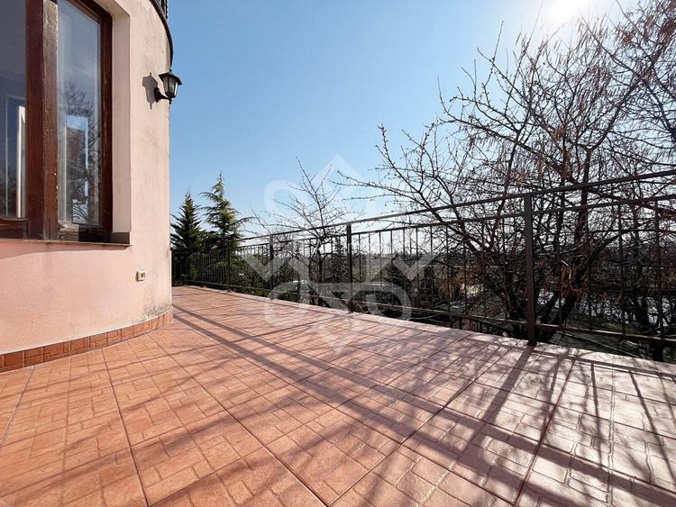 Vila de vanzare pe Malul Crisului, strada Facliei Oradea - 5