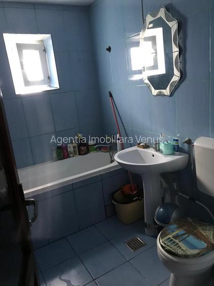 Apartament 3 camere etaj 1 la strada Imparat Traian - 10