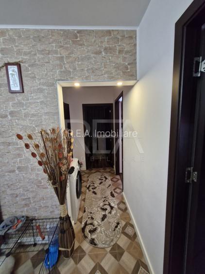 Apartament cu 3 camere foarte aproape de statia de metrou 1 Decembrie 1918 - 19