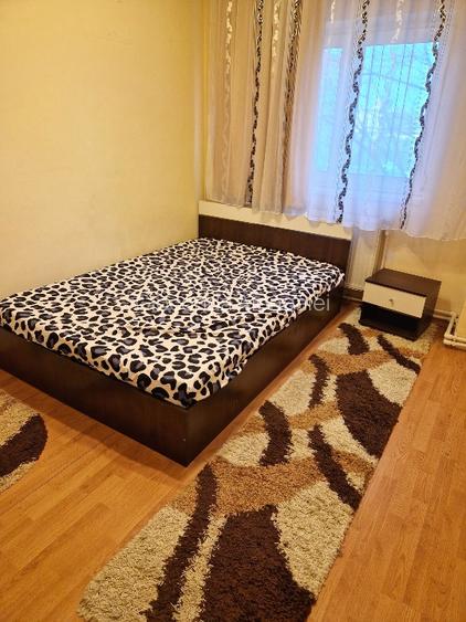 Apartament de vânzare cu 3 camere  - 5