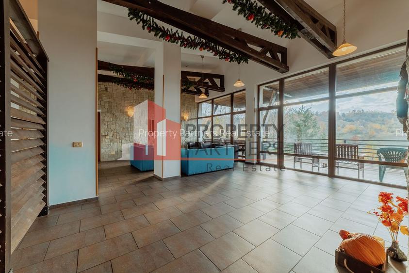 Pensiune  în Bran, sat Poarta – Afacere la cheie, locație premium - 2