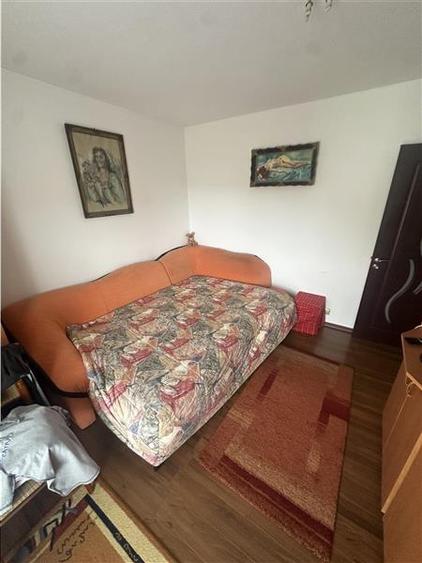 Decomandat cu 2 bai si 2 balcoane