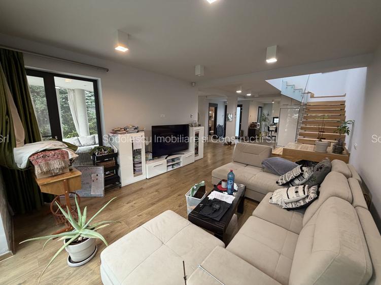 Duplex modern – arhitectură contemporană, spații luminoase - 6