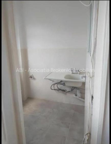 Dristot metrou/Garsoniera 27mp,bloc 1984/ 60.000euro - 5
