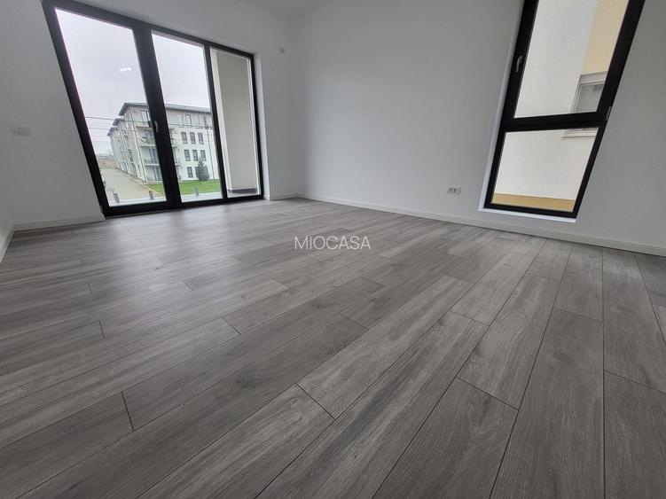 Bloc Nou. Etaj 1. Decomandat. Bucatarie Inchisa. Asfalt - 3