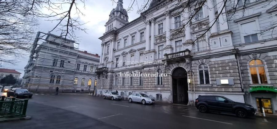 Apartament exclusivist km0, luxury class, 450 lei pe zi, max. 4 persoane - 32