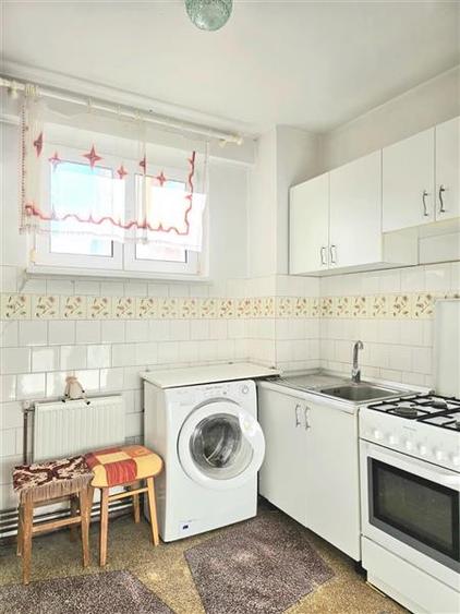 Apartament 3 camere, zona Astra