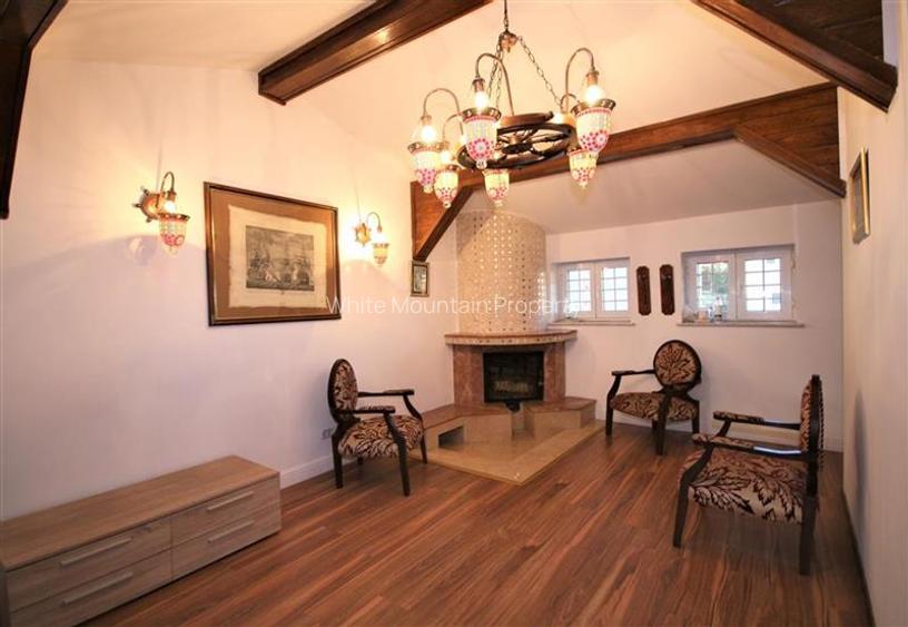 Corp vila, ideal locuinta, cu piscina si curte proprie in centru, Bucuresti - 16