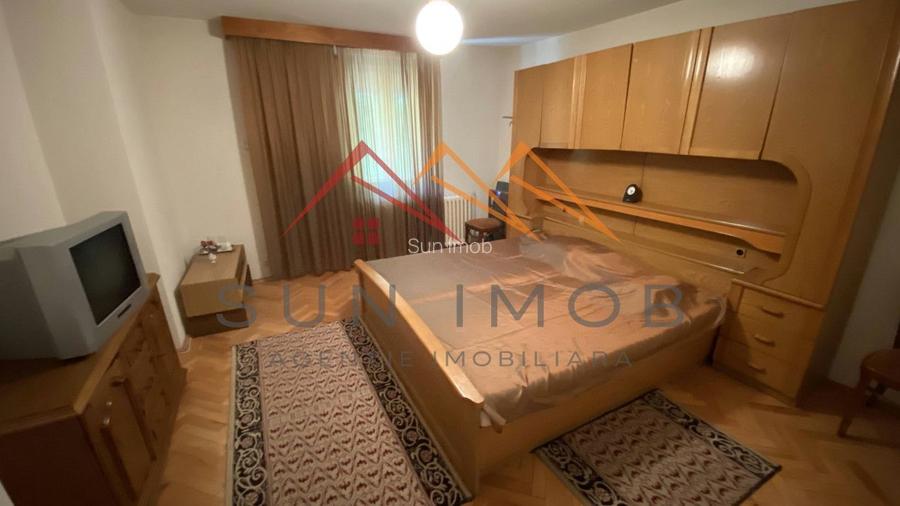 Vila de vanzare, teren 3100 mp, 7 camere, 6 grupuri sanitare, 3 CT, an 1997 - 27