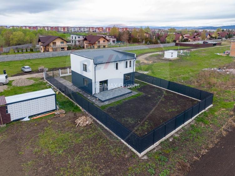 Vila moderna cu 4 camere,  P+E - teren 501 mp - 20