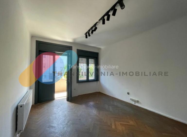 Apartament cu 4 camere, spațios și plin de caracter, ultracentral – Eroilor - 2