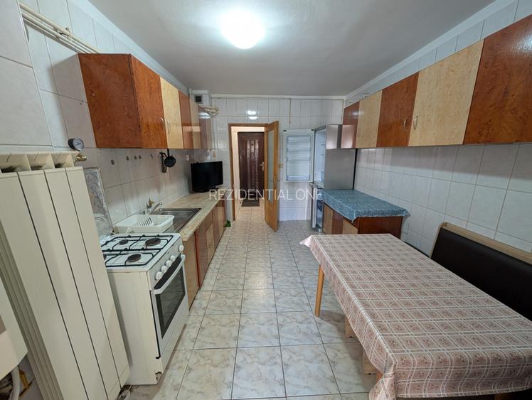 Apartament decomandat Banca Națională etaj 1, bloc 1992 - 4