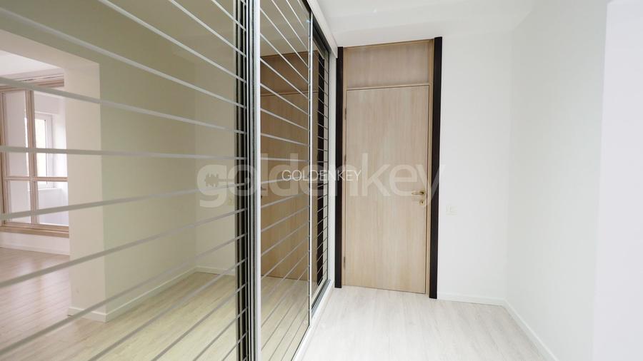 Vila insorita situata in complex langa Scolile Internationale - 16