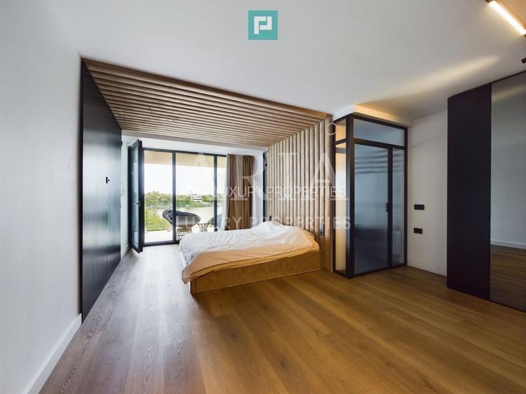 WATERFRONT VILLA 2024 POOL - 4