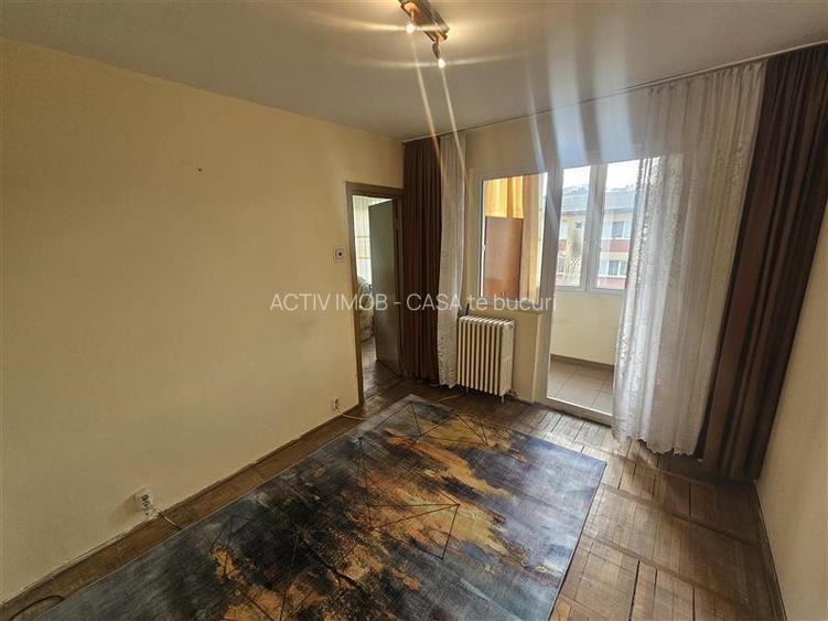 Resita, 2 Cam. Mobilat, Micro 3 - 4