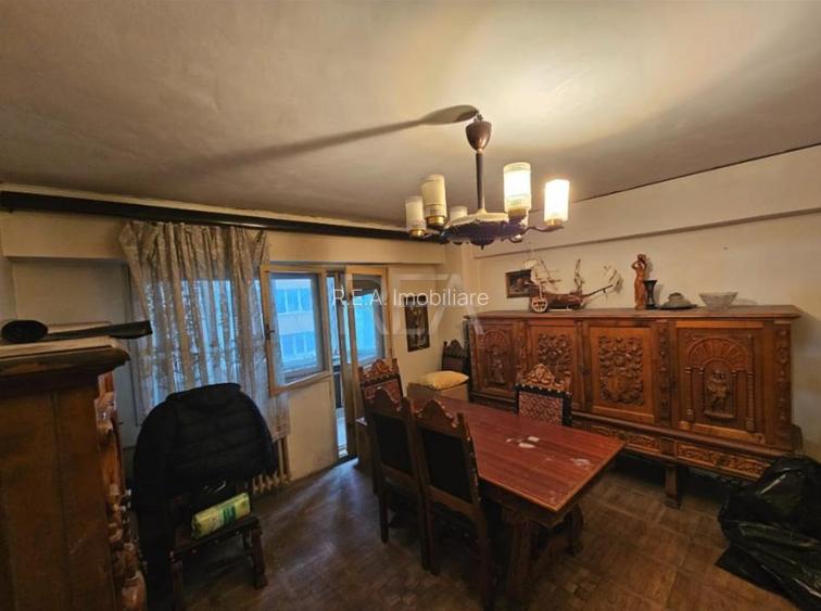 4 camere Dorobanti decomandat, et. 3, an 1980, metrou, 97 mp - 2