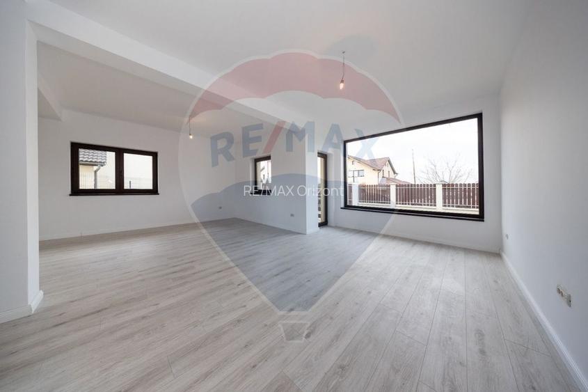 Casă modernă-Sânpetru |toate utilitatile| 420 mp teren | 3 dormitoare - 4